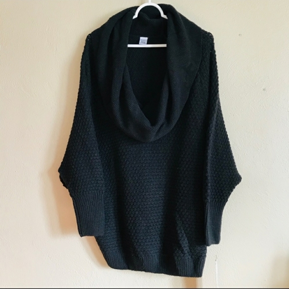 Holiday Shopping? NWT and NWOT Items Available! - Picture 13 of 16